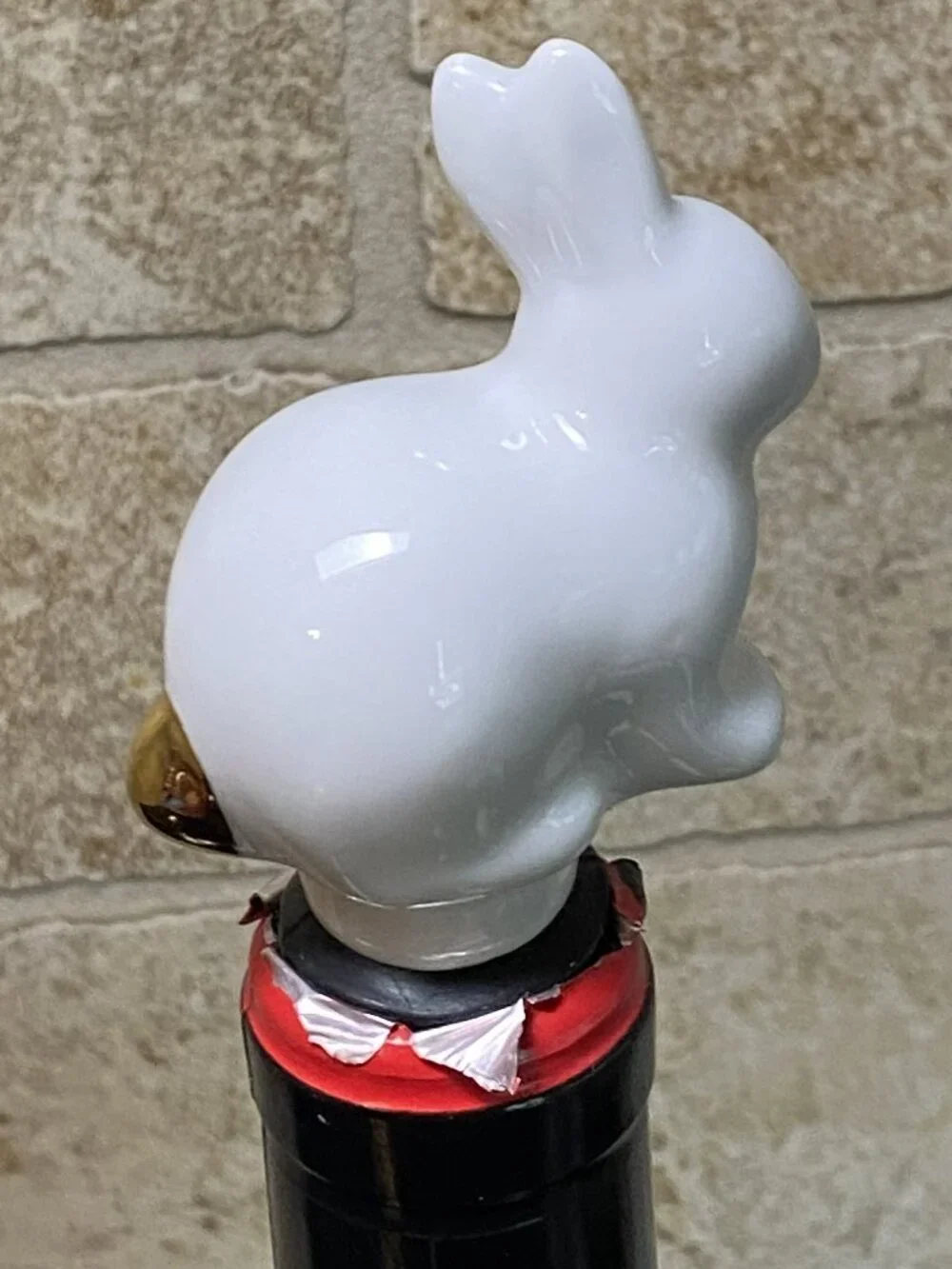 Threshold Whimsical White Glazed Bunny Wine Bottle Stopper w/Gold Accented Tail